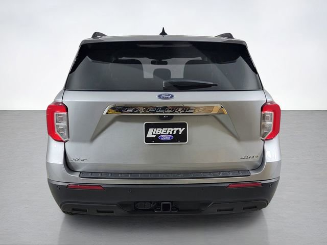 Used 2023 Ford Explorer XLT w/ Equipment Group 202A AWD/4WD image 4
