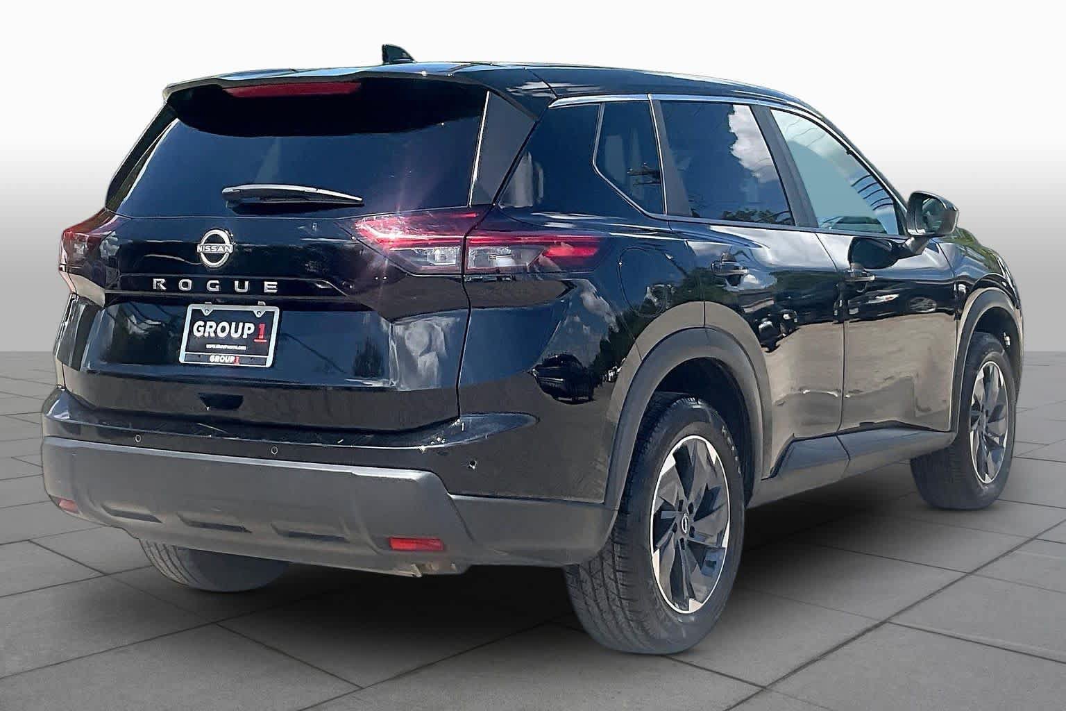 Used 2025 Nissan Rogue SV FWD image 13
