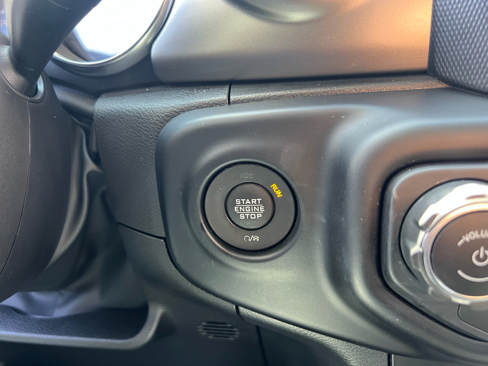 Used 2023 Jeep Wrangler Unlimited w/ Convenience Group AWD/4WD image 23