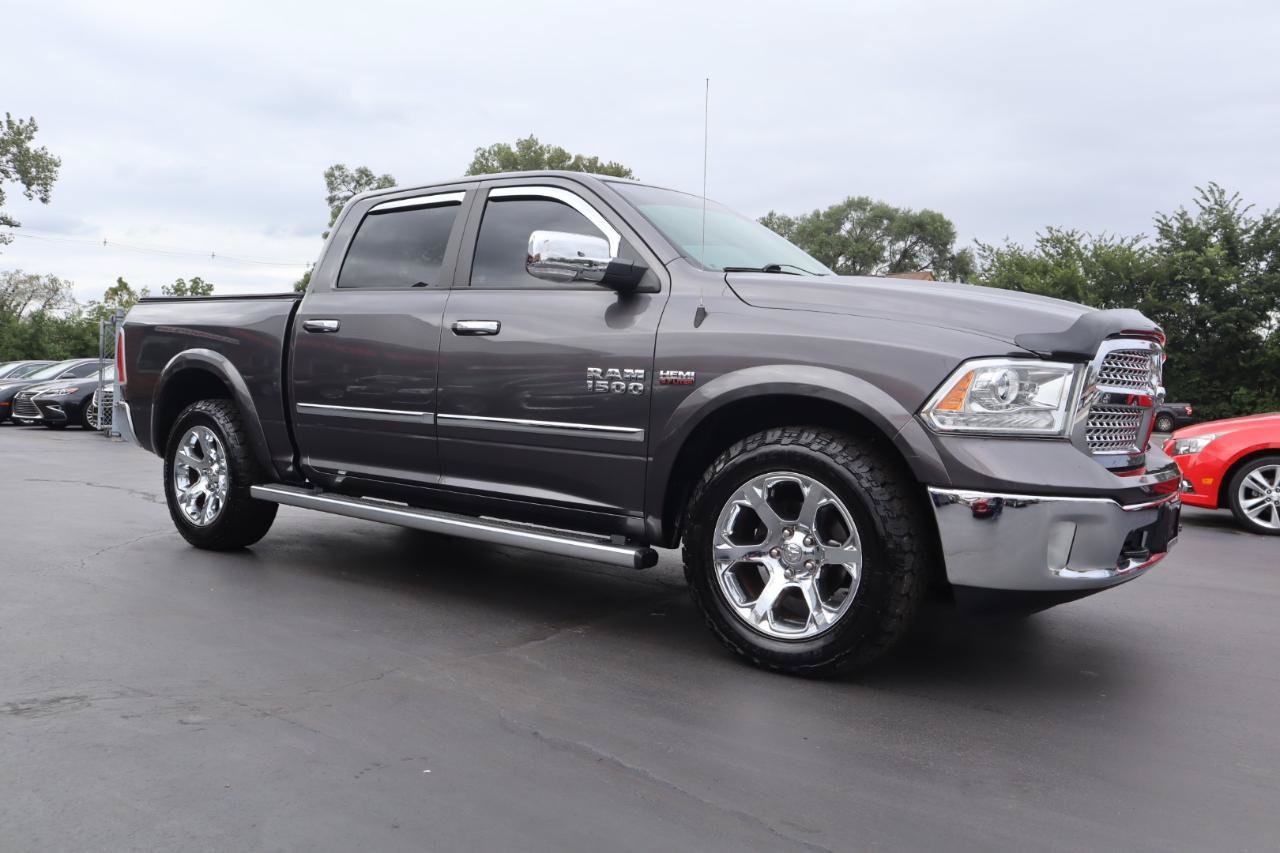 Used 2017 RAM 1500 Laramie w/ Convenience Group AWD/4WD image 7