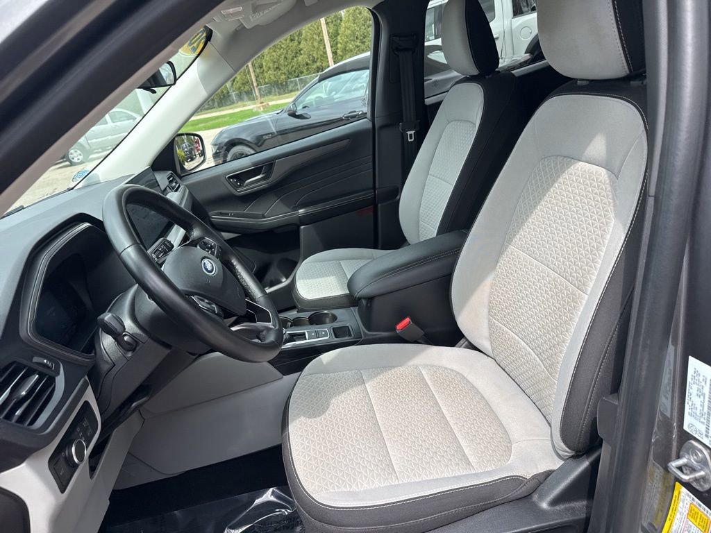 Used 2023 Ford Escape Active w/ Tech Pack #1 AWD/4WD image 7