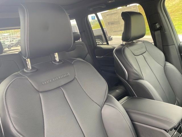 New 2025 Jeep Grand Cherokee Overland w/ Adv Protech Group III image 31