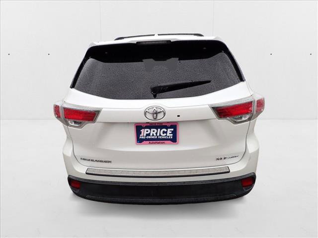Used 2016 Toyota Highlander XLE image 3