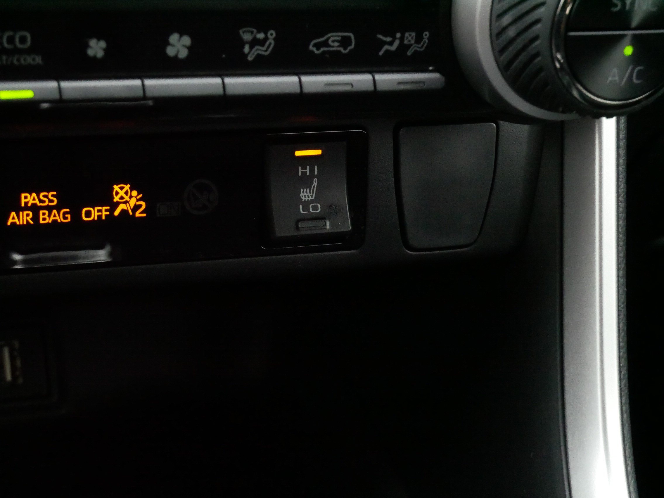 Certified 2025 Toyota RAV4 XSE w/ Weather Package AWD/4WD image 29