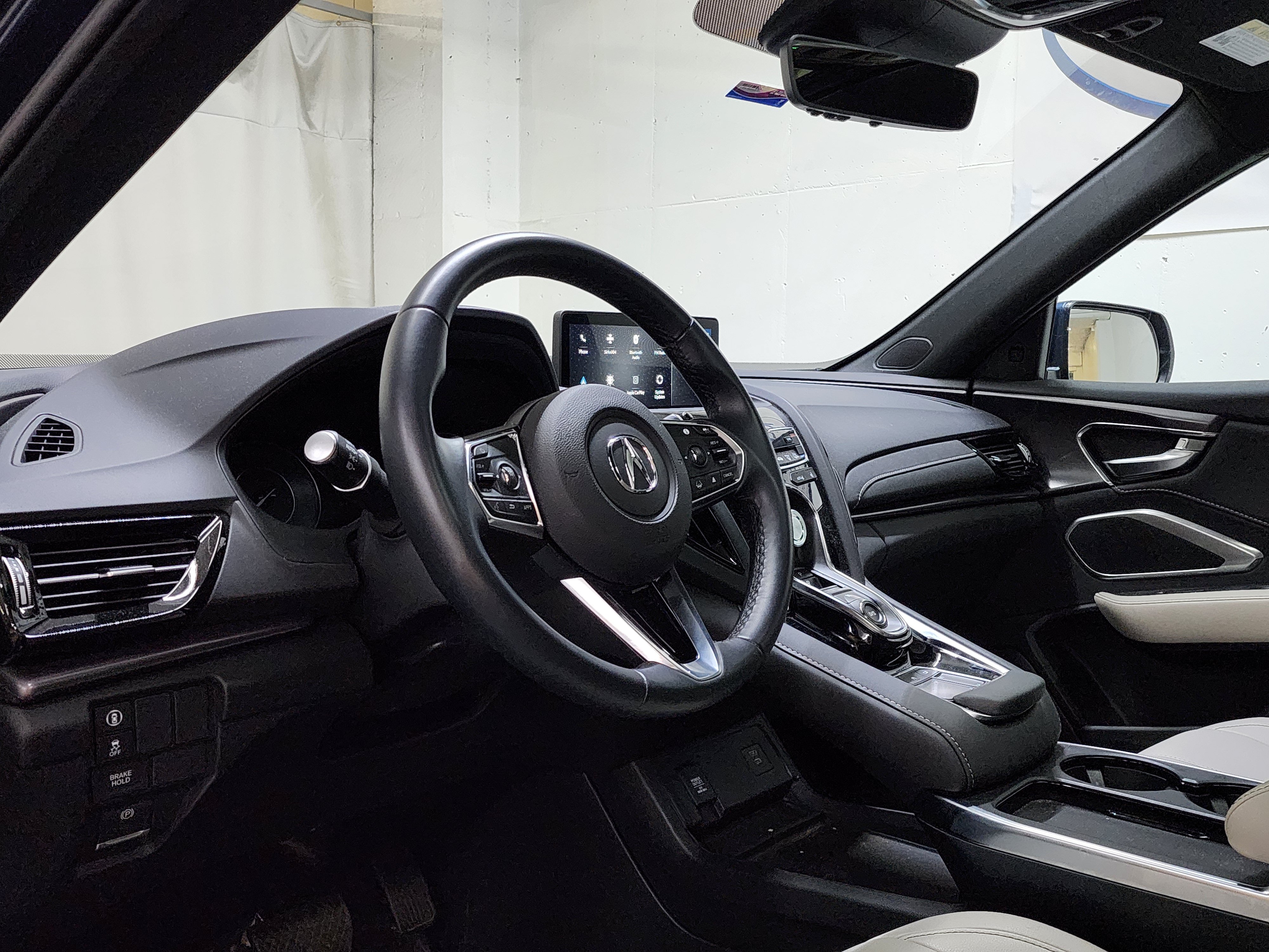 Certified 2025 Acura RDX SH-AWD image 11