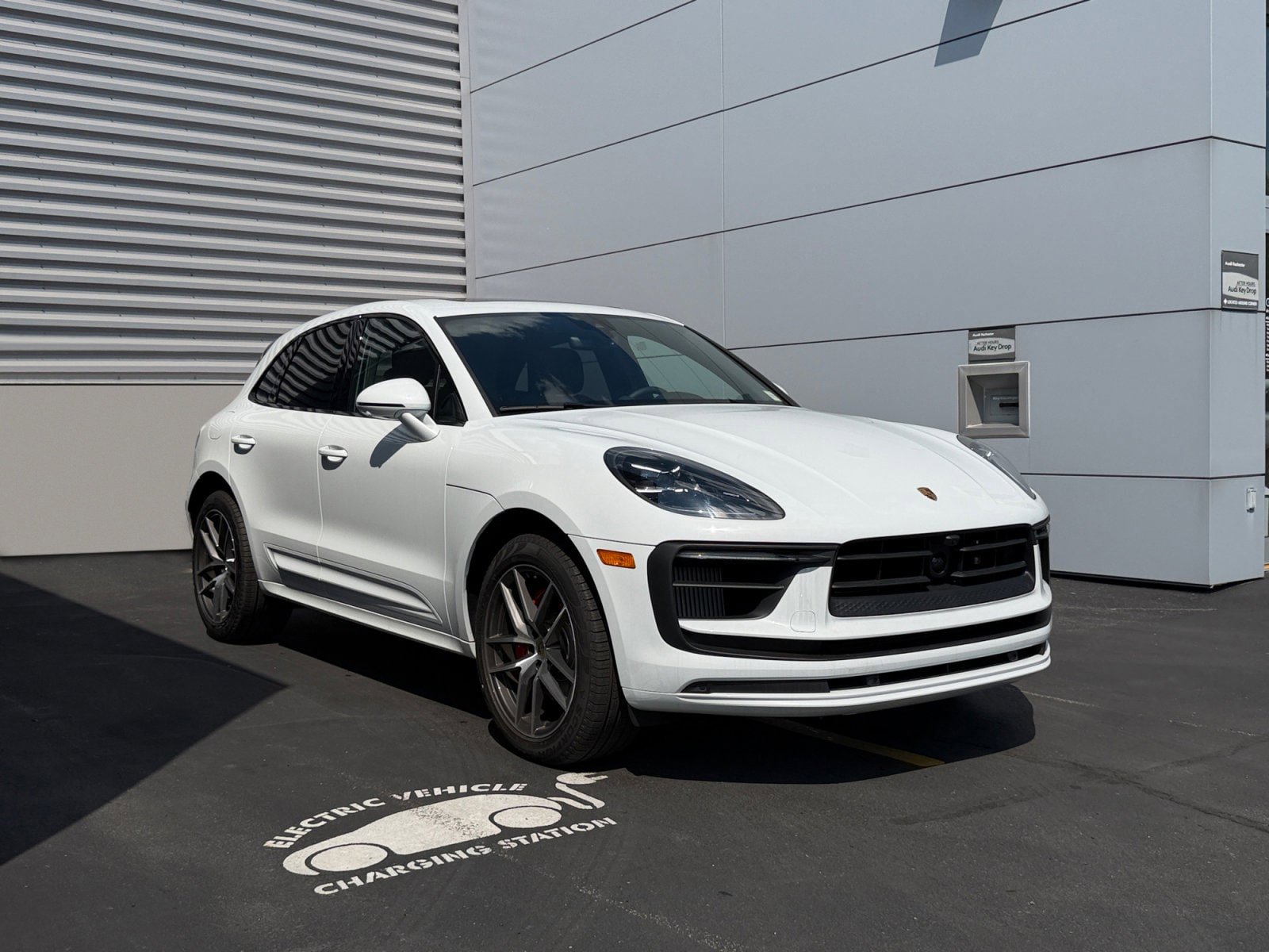 New 2026 Porsche Macan S AWD/4WD image 7