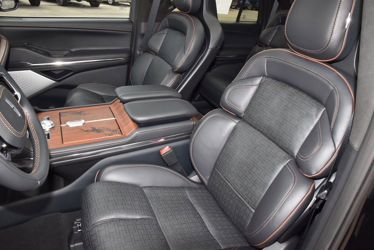New 2026 Lincoln Navigator L Black Label AWD/4WD image 35