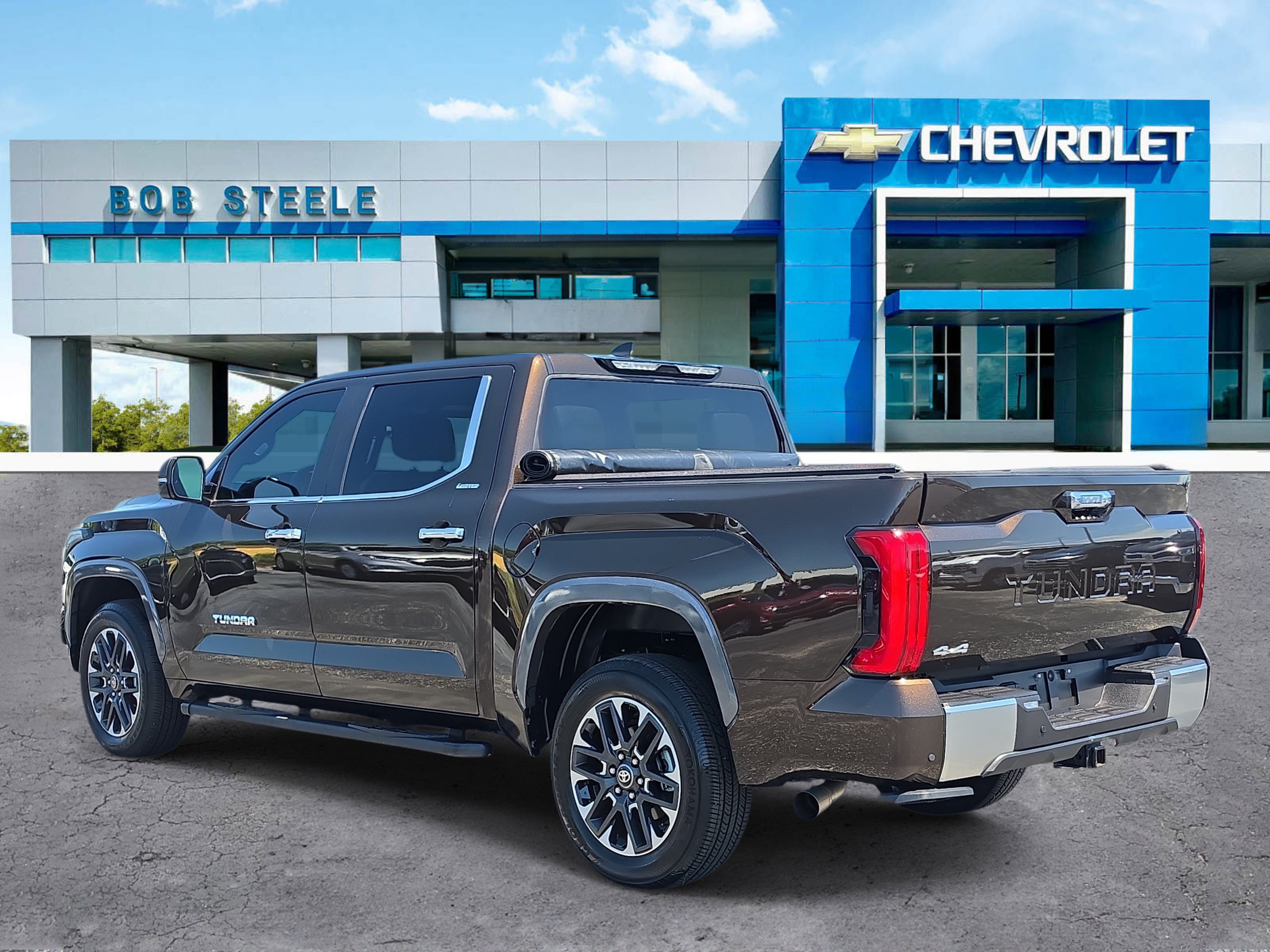 Used 2025 Toyota Tundra Limited AWD/4WD image 3