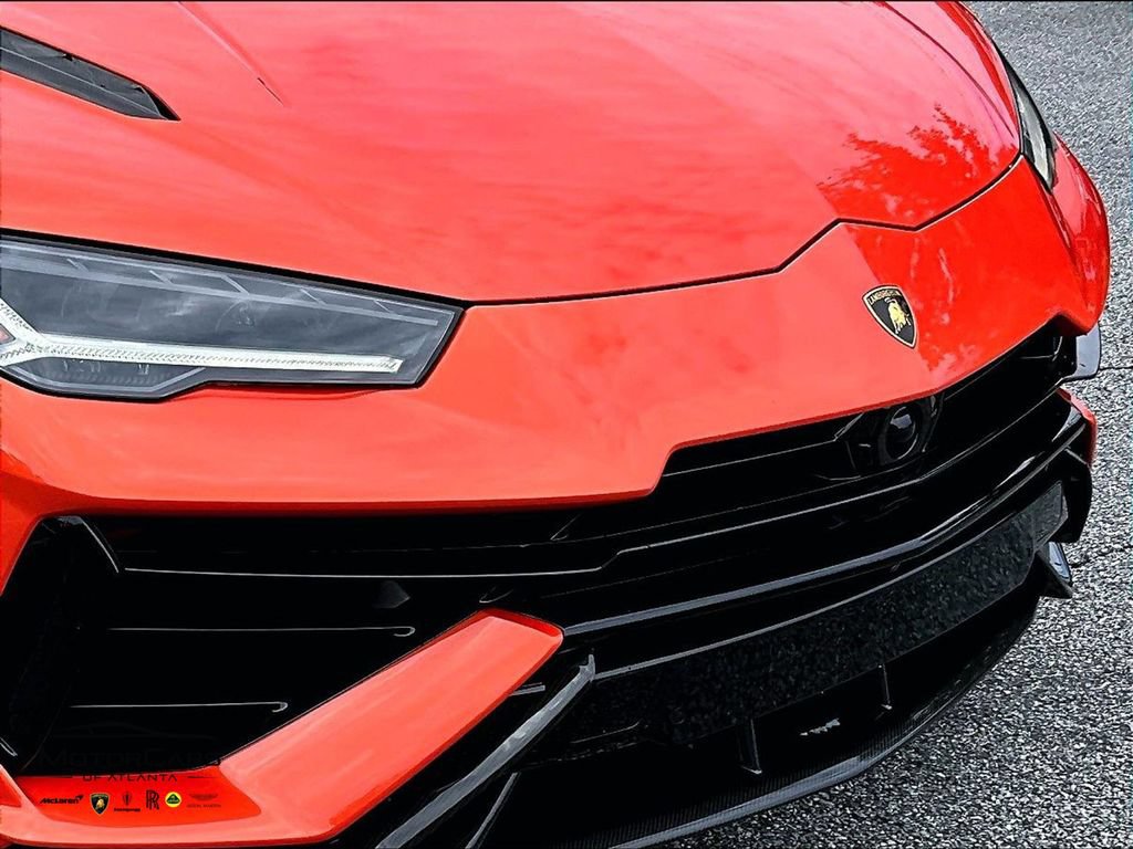 Used 2023 Lamborghini Urus Performante AWD/4WD image 25