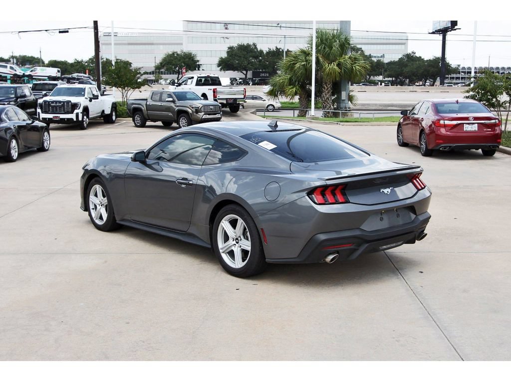 Used 2025 Ford Mustang Premium RWD image 4