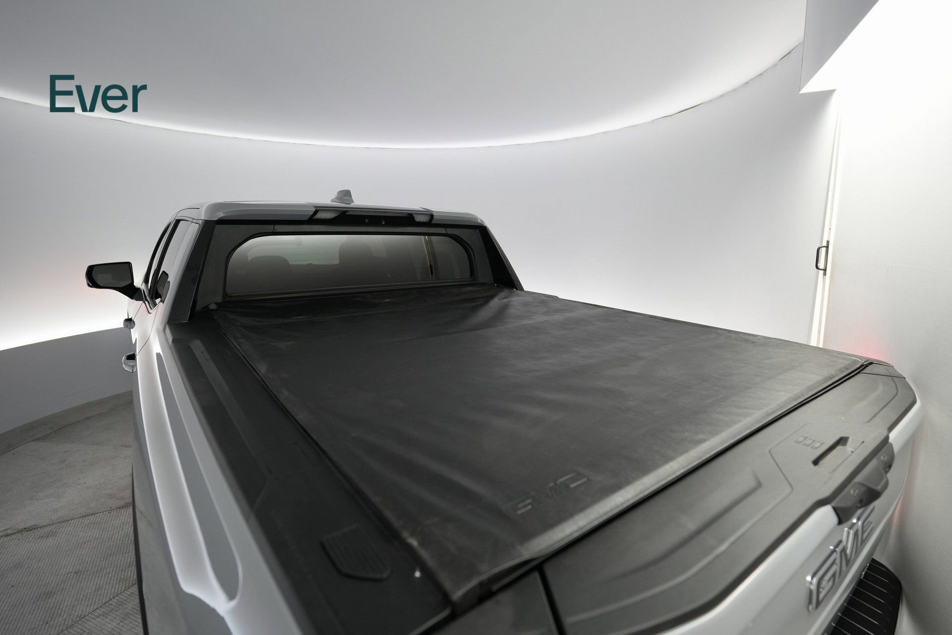 Used 2024 GMC Sierra EV Denali image 16