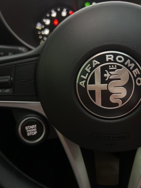 Used 2019 Alfa Romeo Giulia w/ Nero Edizione image 12