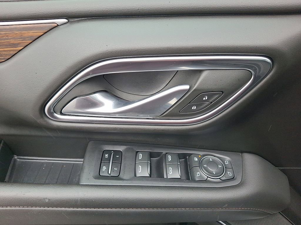 Used 2023 Chevrolet Tahoe High Country image 2