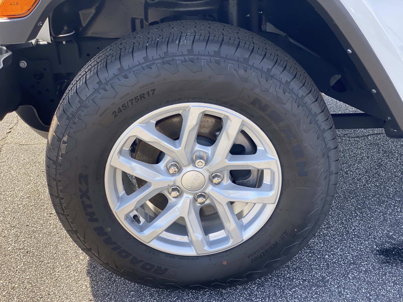 Certified 2023 Jeep Gladiator Sport image 10