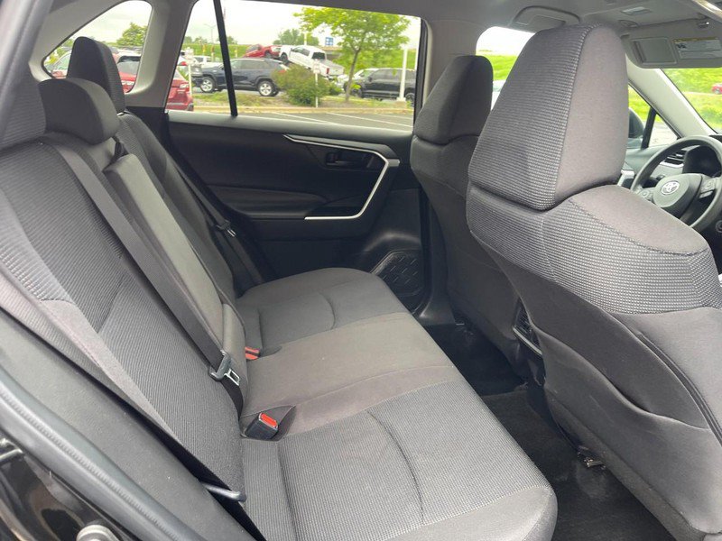 Used 2024 Toyota RAV4 LE AWD/4WD image 9