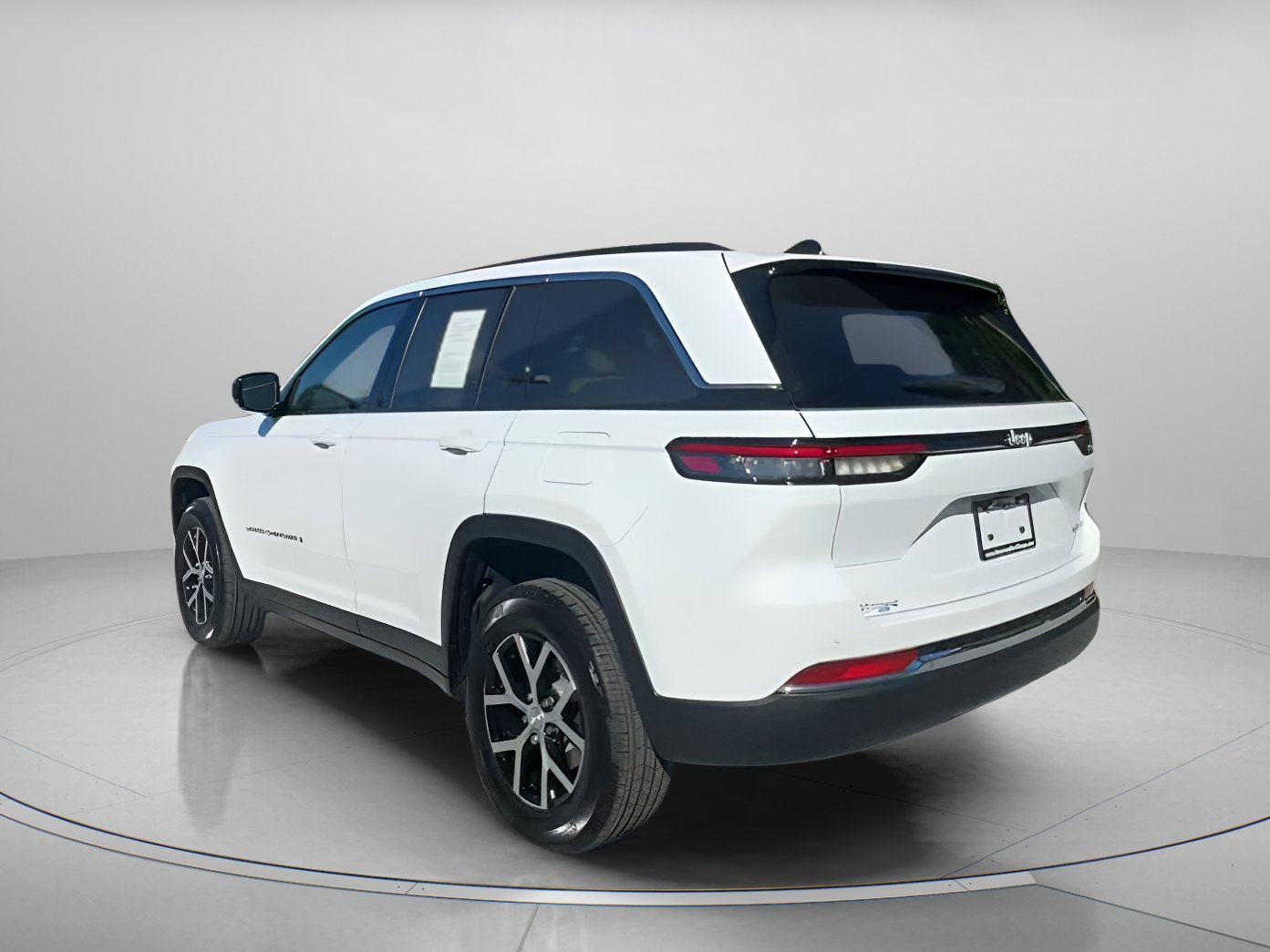 Used 2025 Jeep Grand Cherokee Limited w/ Trailer Tow Package image 20