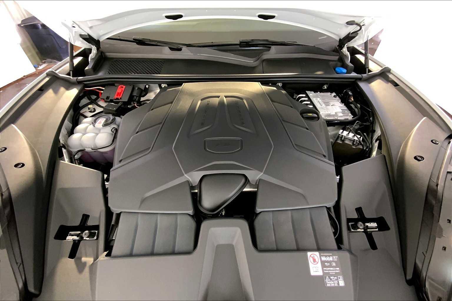 New 2026 Porsche Cayenne image 21