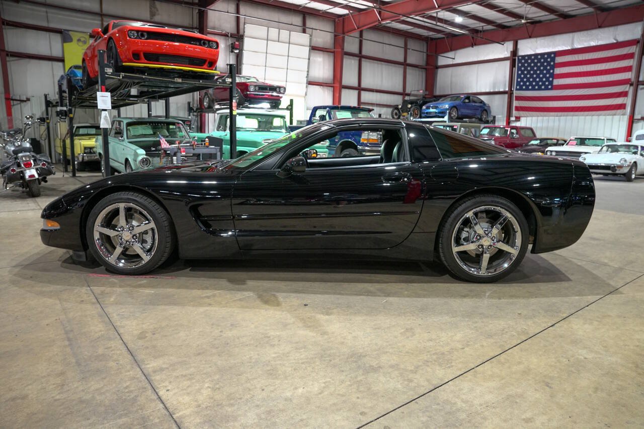 Used 1998 Chevrolet Corvette Coupe w/ Memory Pkg RWD image 4