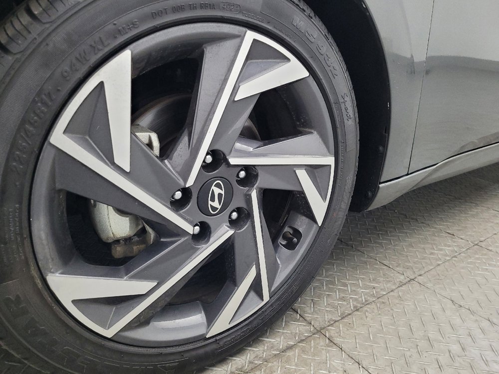Used 2024 Hyundai Elantra Limited image 31
