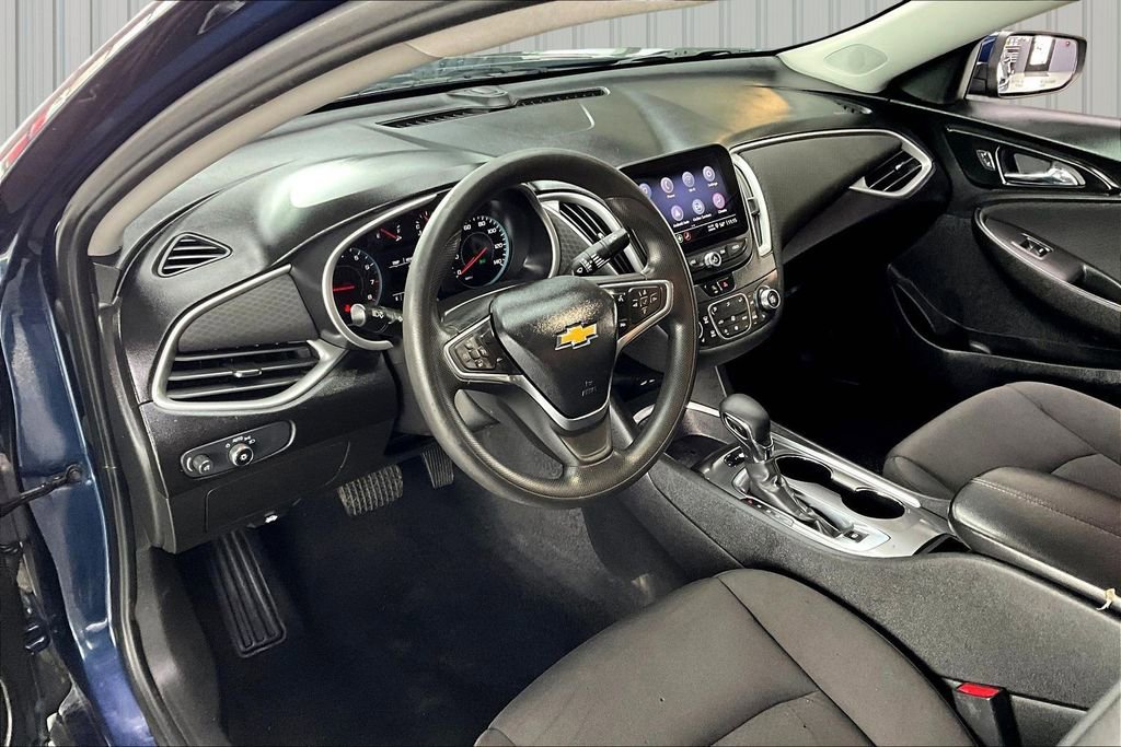 Used 2022 Chevrolet Malibu LT FWD image 15