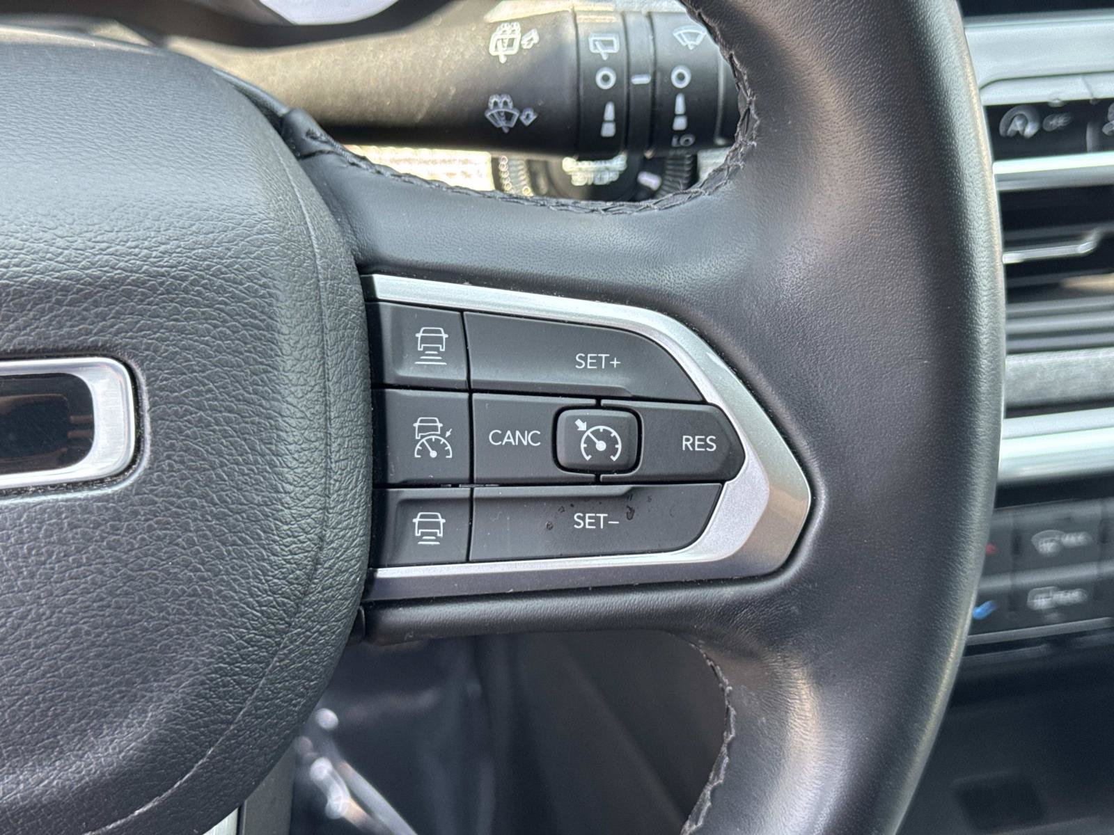 Used 2022 Jeep Compass Latitude w/ Sun and Sound Group AWD/4WD image 9