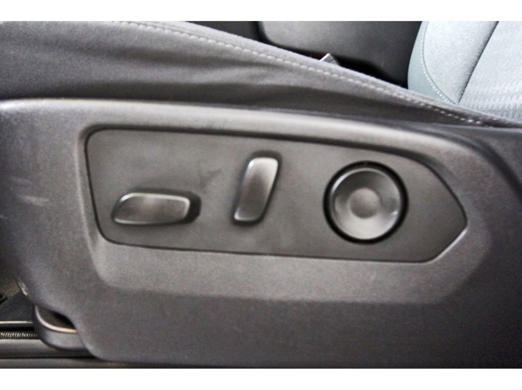 Used 2024 Chevrolet Silverado 1500 Custom image 25