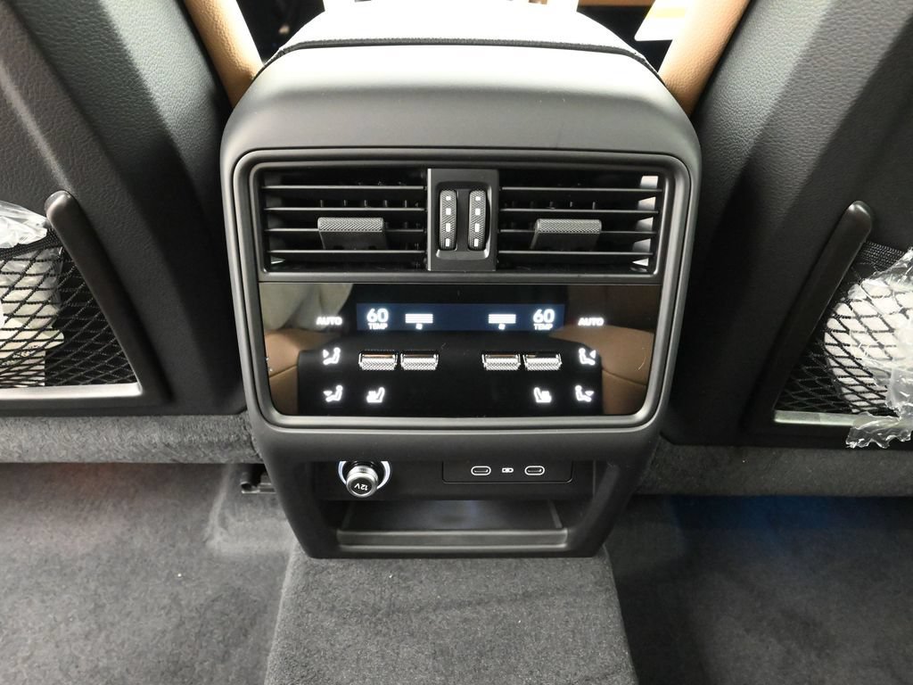 Certified 2026 Porsche Cayenne AWD/4WD image 18