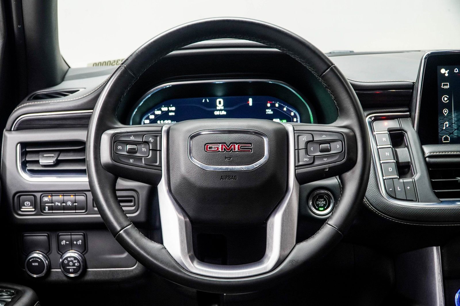Used 2023 GMC Yukon SLT image 17