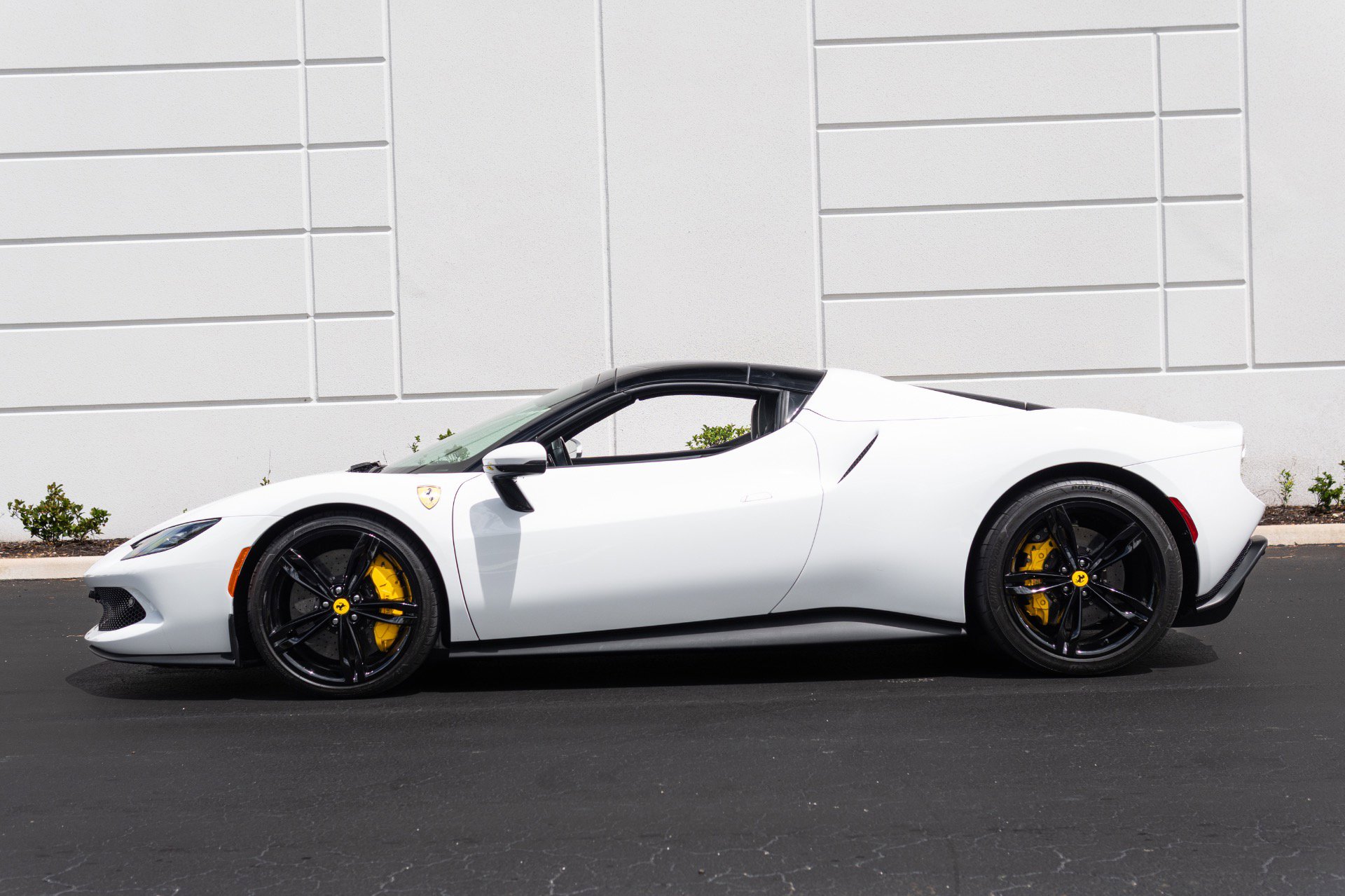 Used 2024 Ferrari 296 GTS RWD image 29