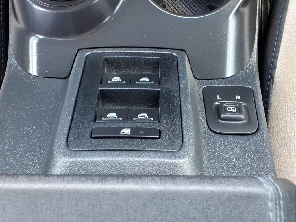 Used 2024 Ford Bronco Wildtrak AWD/4WD image 24