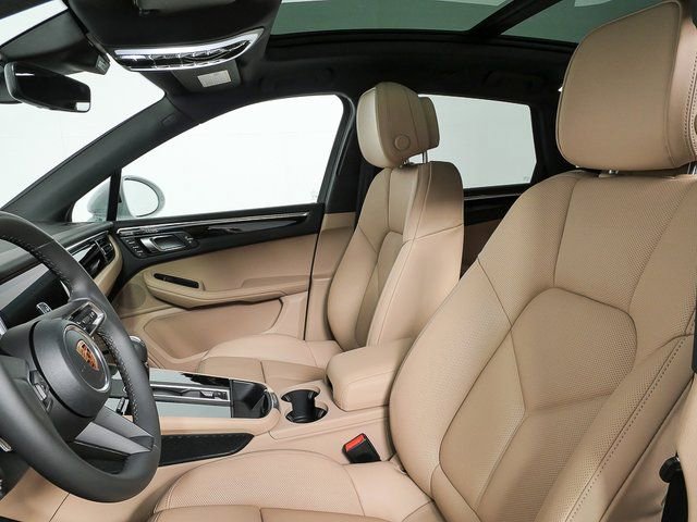 New 2026 Porsche Macan image 5