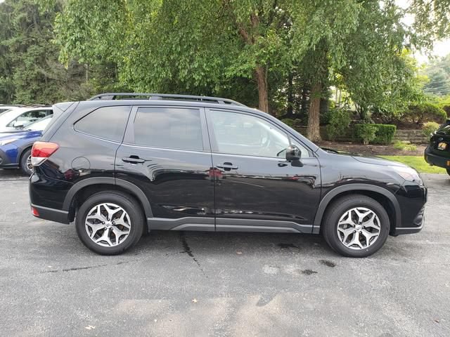 Certified 2024 Subaru Forester Premium AWD/4WD image 2