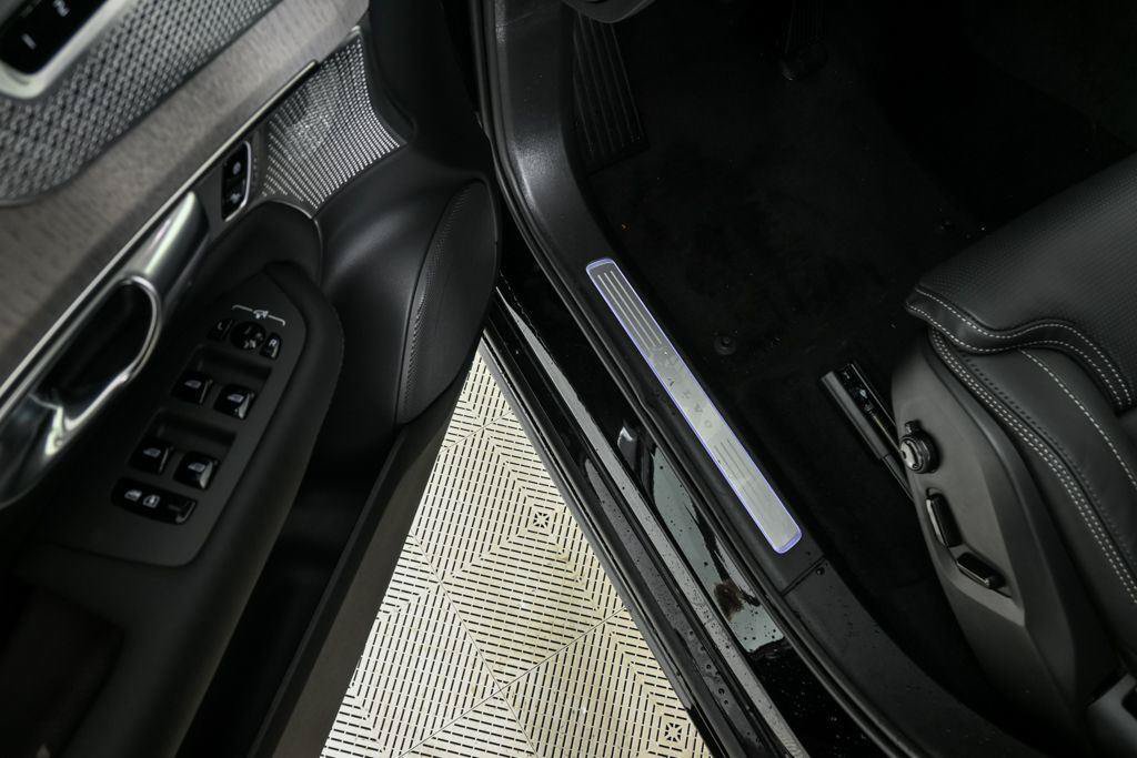 Used 2026 Volvo XC90 B6 Ultra w/ Protection Package AWD/4WD image 8