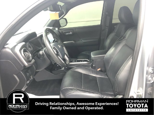 Used 2020 Toyota Tacoma TRD Sport w/ TRD Premium Sport Package AWD/4WD image 12