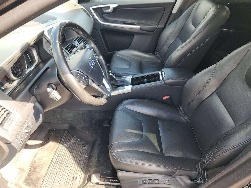 Used 2016 Volvo XC60 T5 Platinum FWD image 14