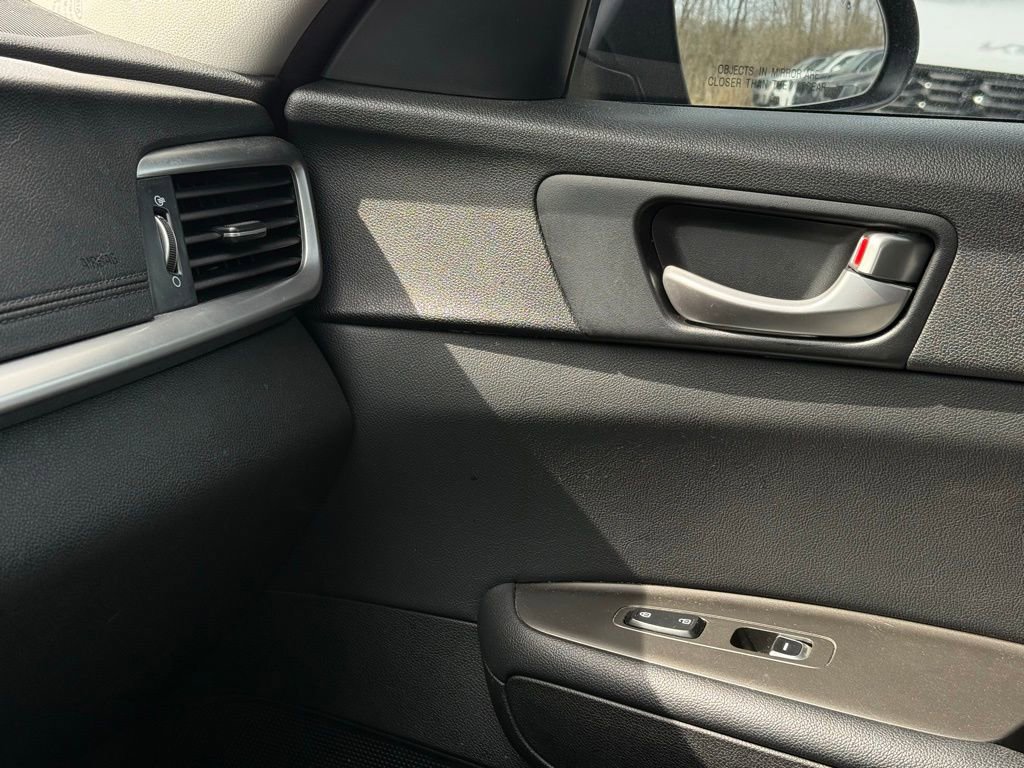 Certified 2020 Kia Optima LX image 24