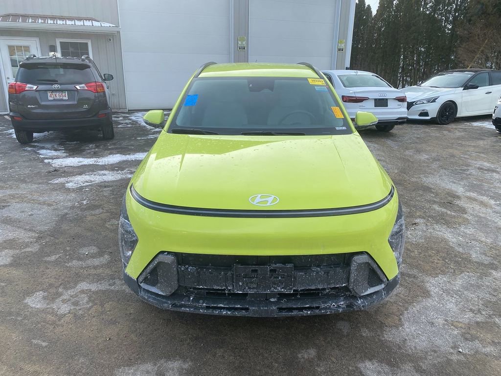 Used 2024 Hyundai Kona SEL w/ Convenience Package image 3