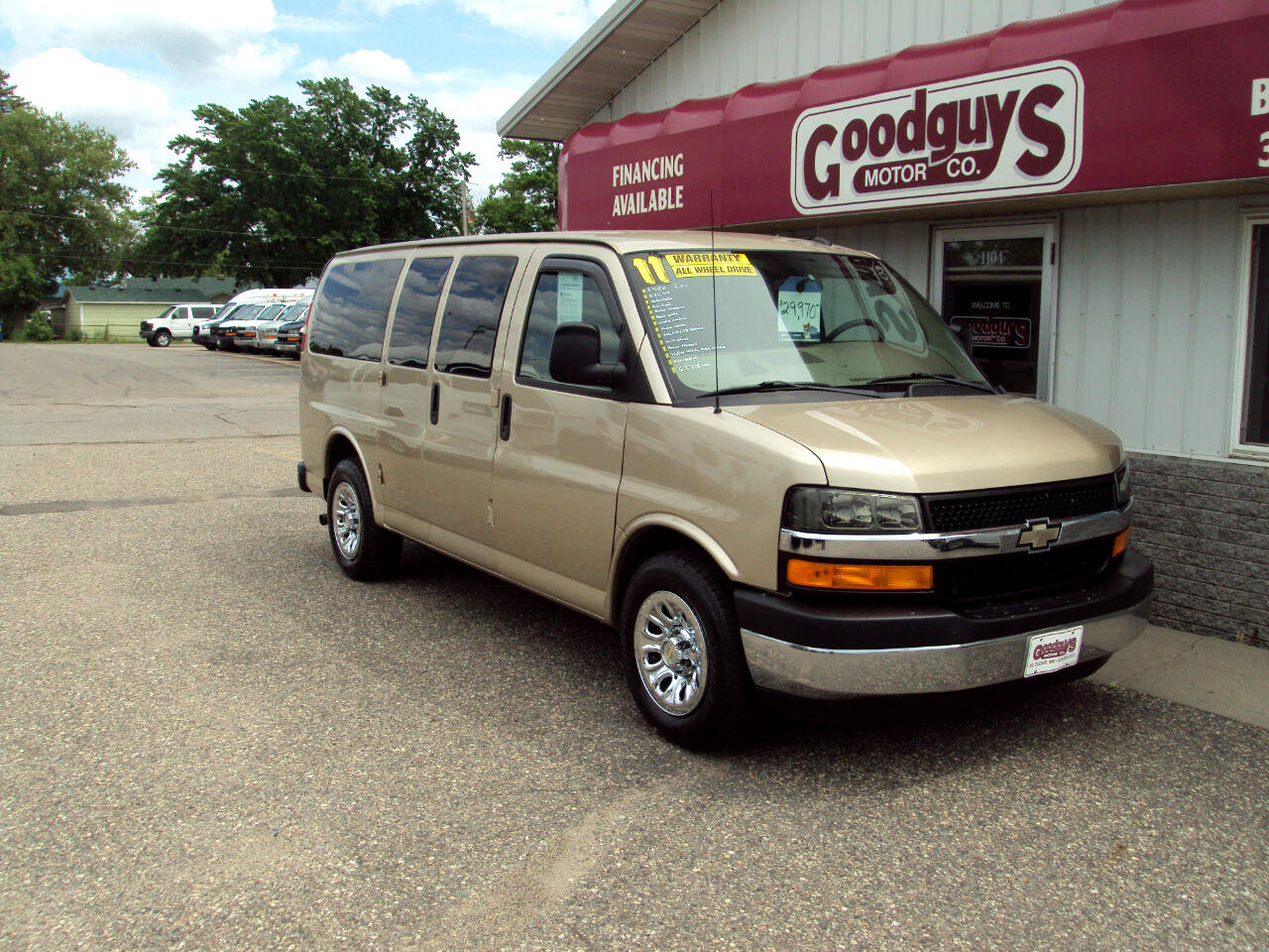 Used 2011 Chevrolet Express 1500 LT w/ LT Preferred Equipment Group image 2