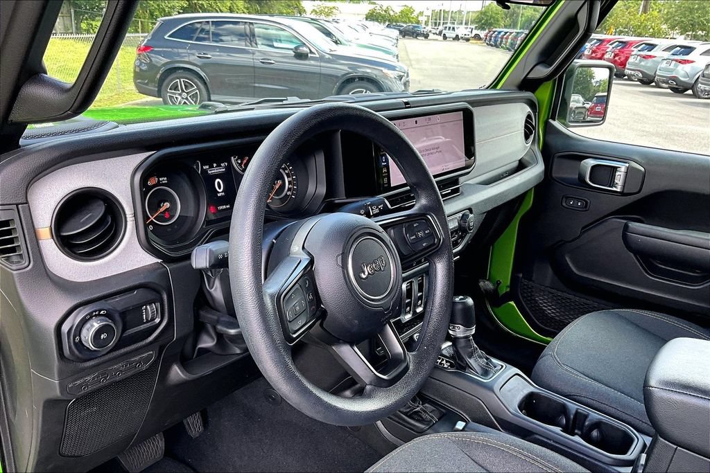 Used 2025 Jeep Wrangler Sport AWD/4WD image 14