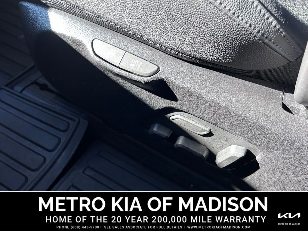 Used 2023 Kia Carnival SX Prestige image 45