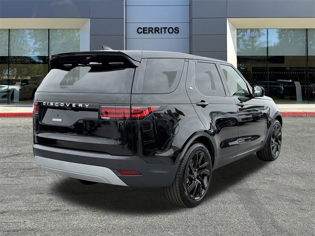 New 2025 Land Rover Discovery S image 5