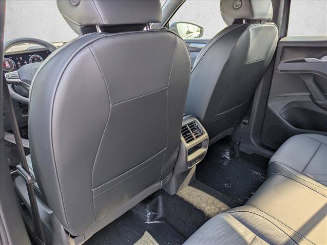 New 2026 Volkswagen Tiguan SE R-Line FWD image 24