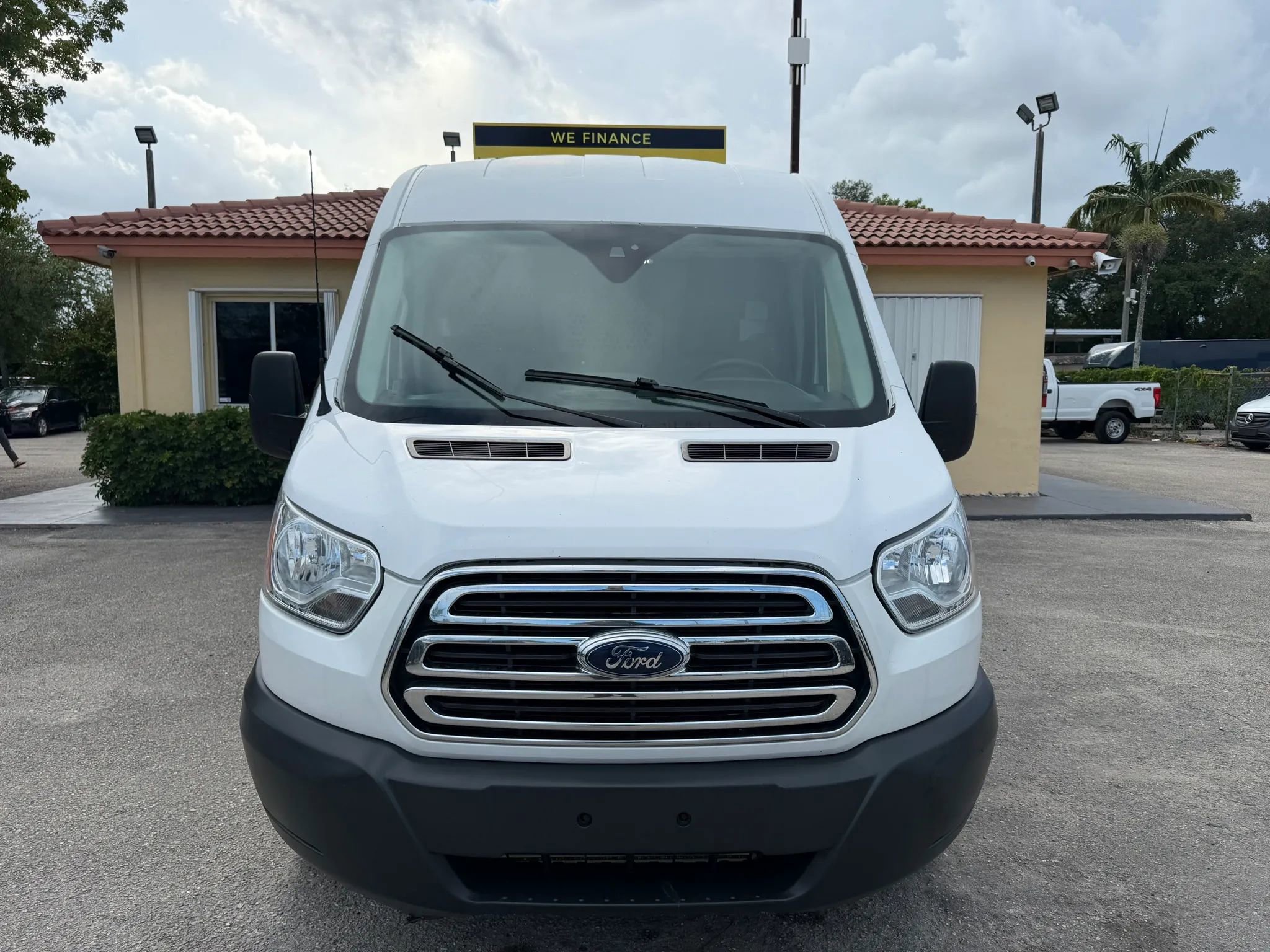 Used 2018 Ford Transit 250 148 Medium Roof w/ Interior Upgrade Package RWD image 10