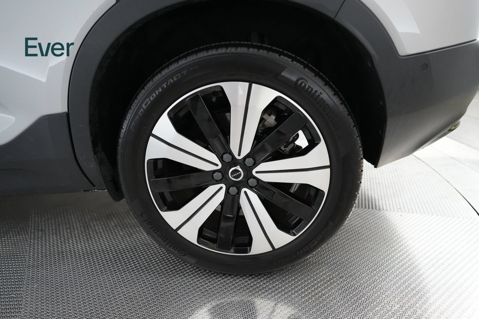 Used 2023 Volvo XC40 Recharge Plus AWD/4WD image 21
