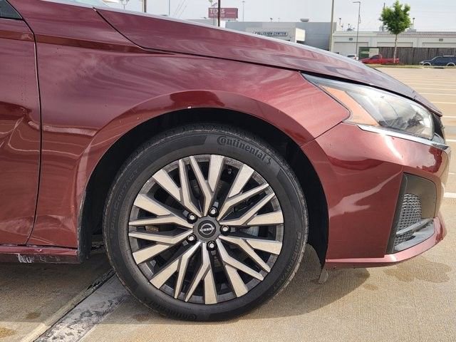 Used 2023 Nissan Altima 2.5 SV w/ SV Premium Package FWD image 8