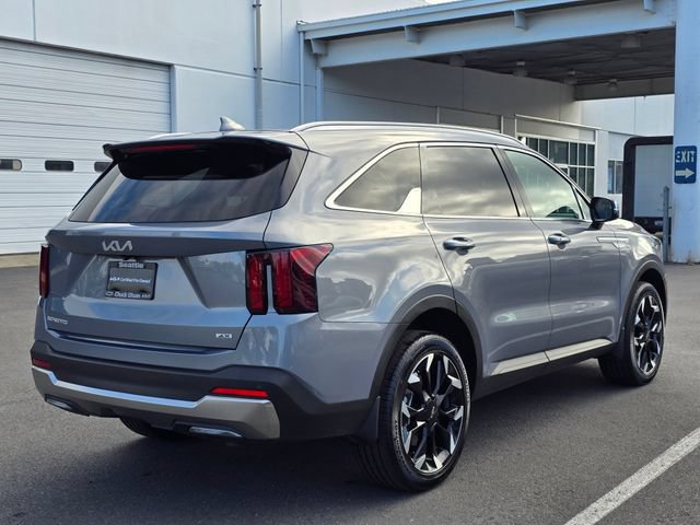 Certified 2025 Kia Sorento EX w/ Panoramic Sunroof Package AWD/4WD image 6