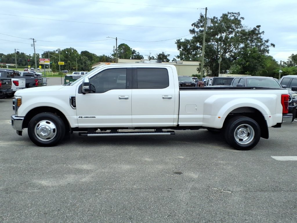 Used 2019 Ford F350 Lariat w/ Chrome Package RWD image 4
