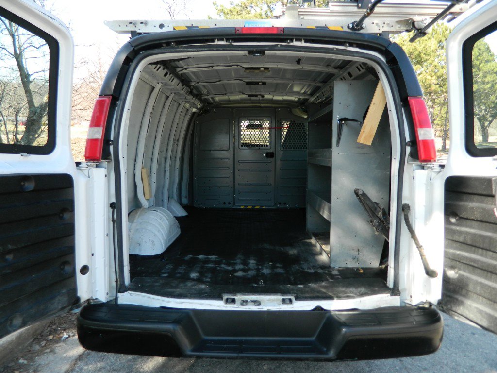 Used 2017 Chevrolet Express 2500 image 10