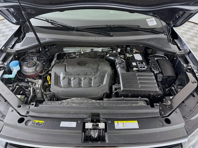 Used 2024 Volkswagen Tiguan SE R-Line AWD/4WD image 28