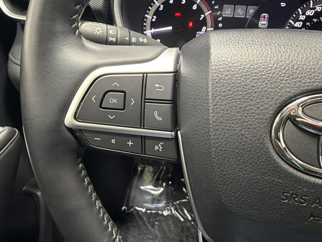 Used 2023 Toyota Highlander XSE AWD/4WD image 30